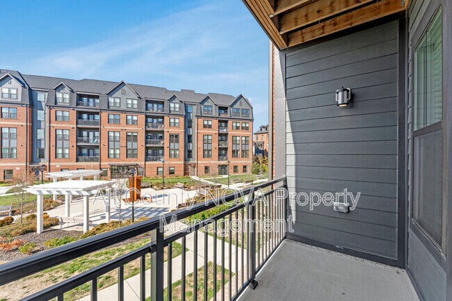 Building Photo - 3927 Fair Ridge Dr