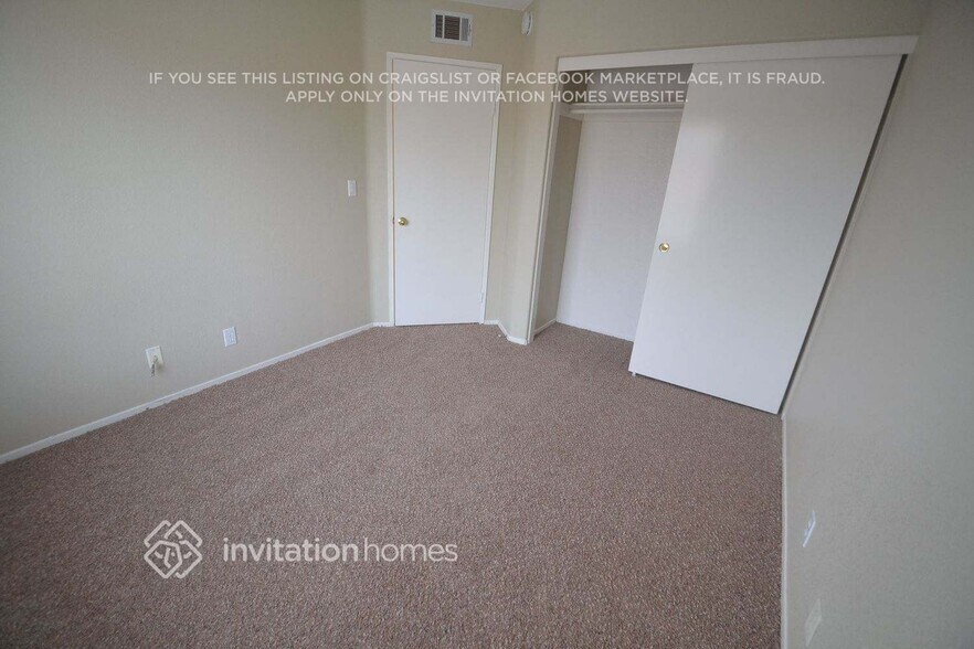 Building Photo - 488 Vista del Sol