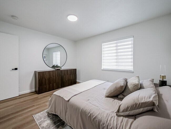 Building Photo - All New Luxury Living In Plymouth