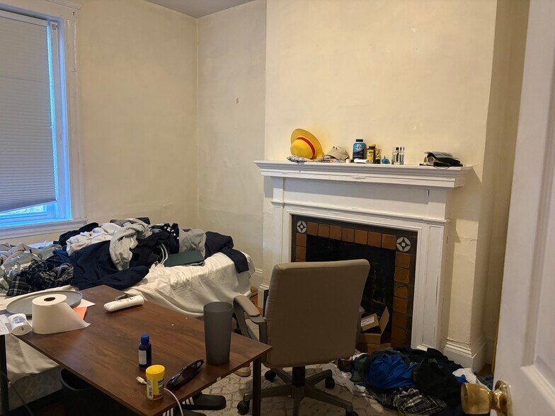 Building Photo - 56 Egmont St