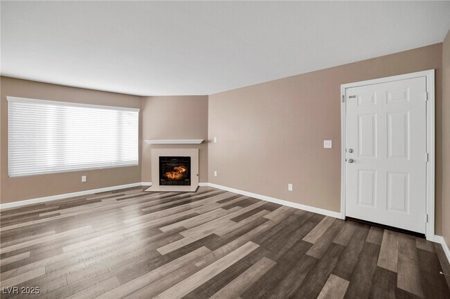 Building Photo - 8450 Alta Dr