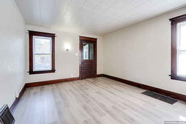 Building Photo - 1901 S Jefferson St