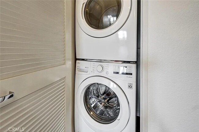 Building Photo - 260 Cagney Ln