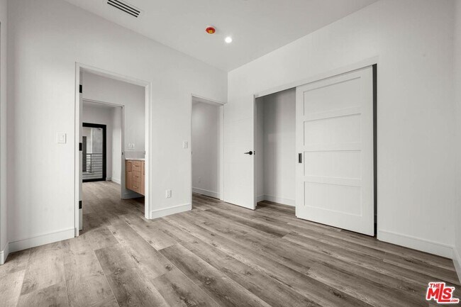 Building Photo - 1920 S Sherbourne Dr