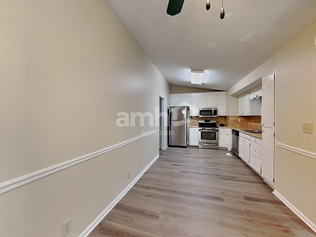 Building Photo - 3664 Stonewall Dr NW