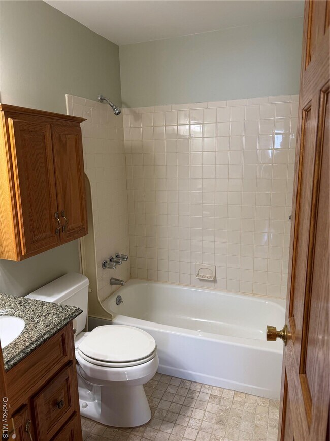 Building Photo - 25 Lexington Hills Rd