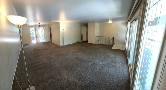 Building Photo - Murray Gem