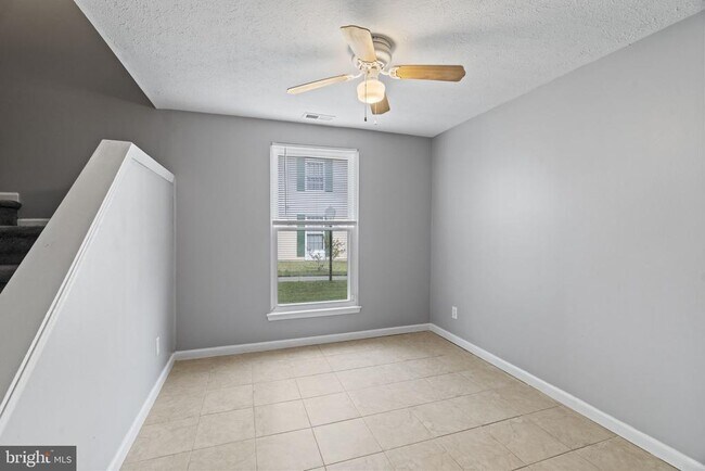 Building Photo - 2502 Greenwood Dr