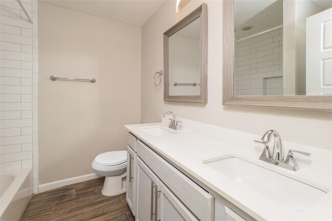 Building Photo - 5107 N Miller Pl