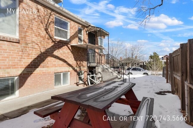 Building Photo - 2300 W 39th Ave