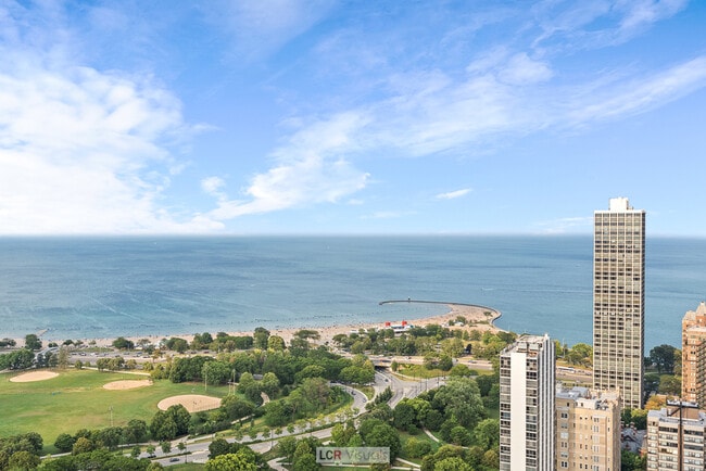 Building Photo - 1560 N Sandburg Terrace