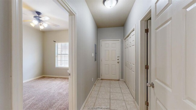 Building Photo - 211 Forest Dr Loop