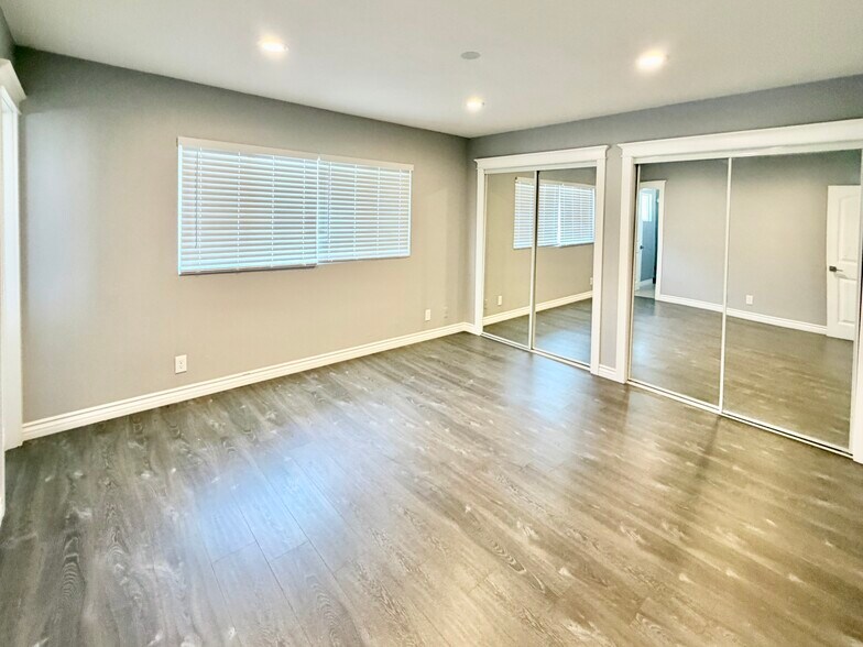 Building Photo - 1017 W Casmalia St