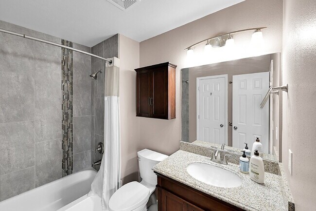Building Photo - $2,050.00, 3 bed, 2.5 bath, located in Pal...