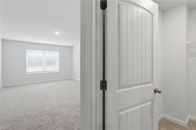 Building Photo - 48 Berryville Dr