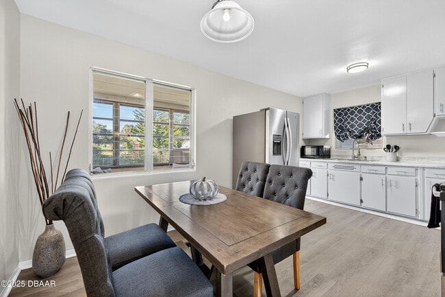 Building Photo - 930 Daytona Ave