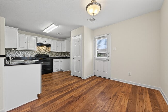 Building Photo - 4107 Pedernales River Ln