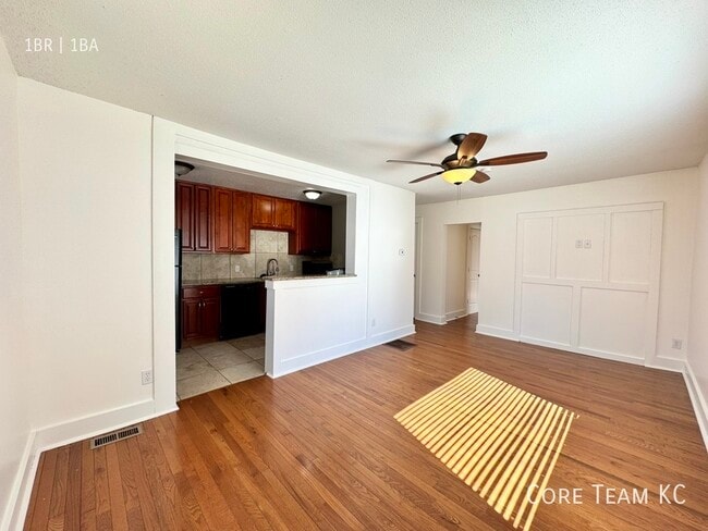 Building Photo - 4328 Roanoke Pkwy