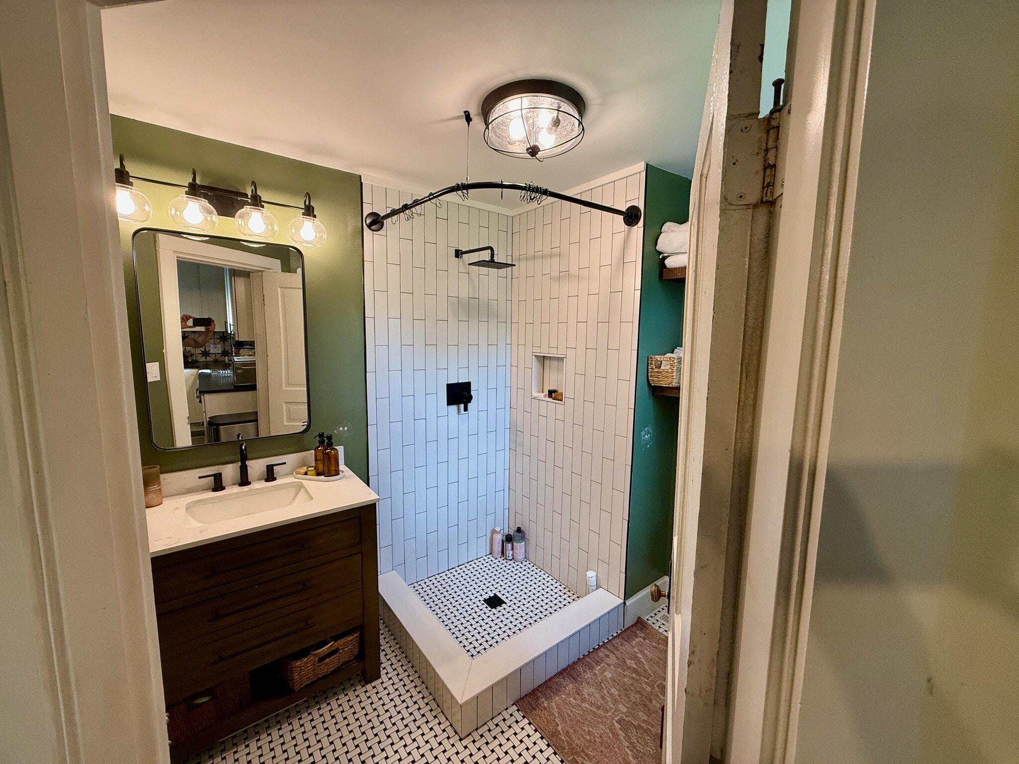 Building Photo - 918 Gratz St