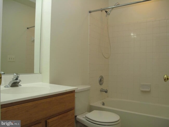 Building Photo - 8176 Skelton Cir