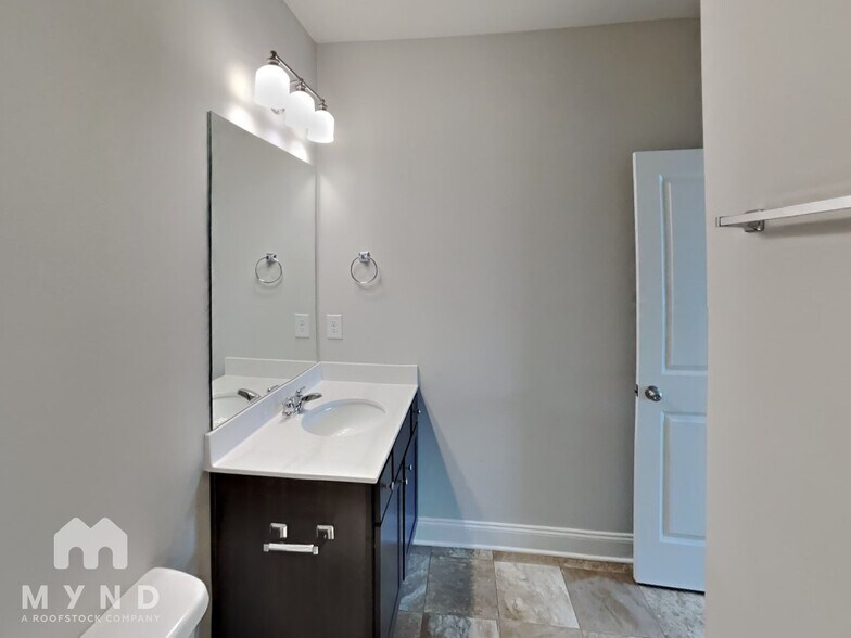 Building Photo - 3413 Sumersbe court