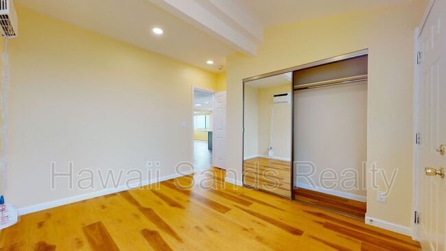 Building Photo - 1242 Mamalu St