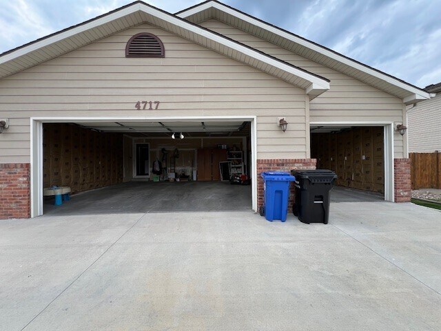 Building Photo - 4717 Southpointe Dr