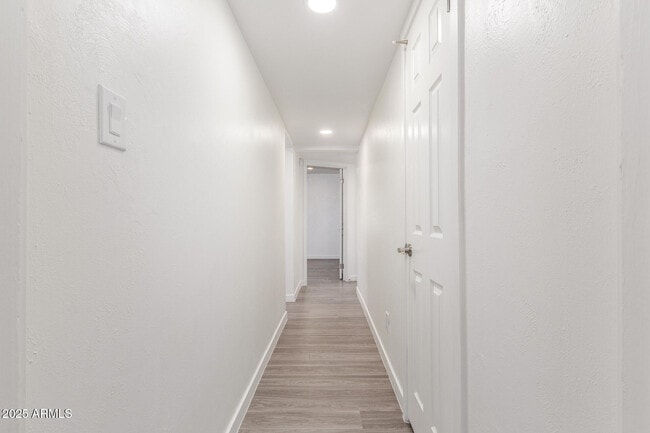 Building Photo - 5306 N 8th Ave