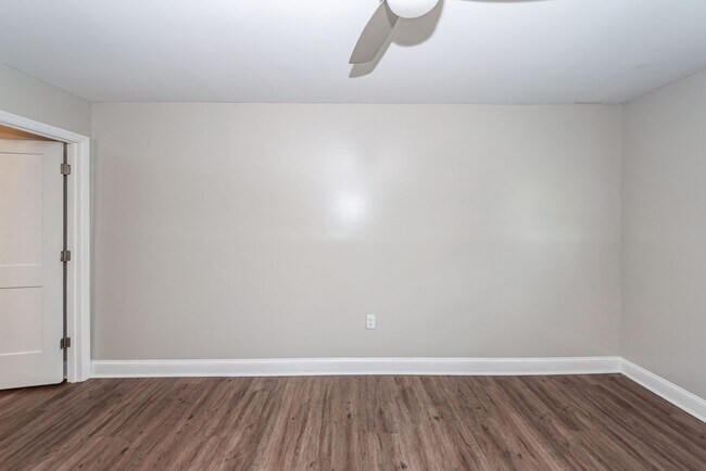 Building Photo - 3 Bedroom, 2 bathroom home in Moss Point - Ladson