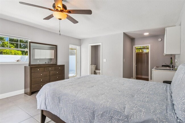 Building Photo - 3909 N Clearfield Ave