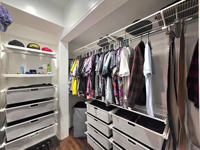 Building Photo - 2700 Dartmouth Rd