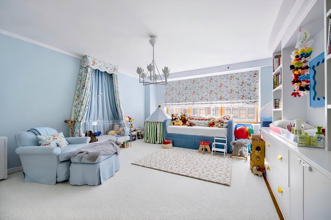 Building Photo - 145 6th Ave