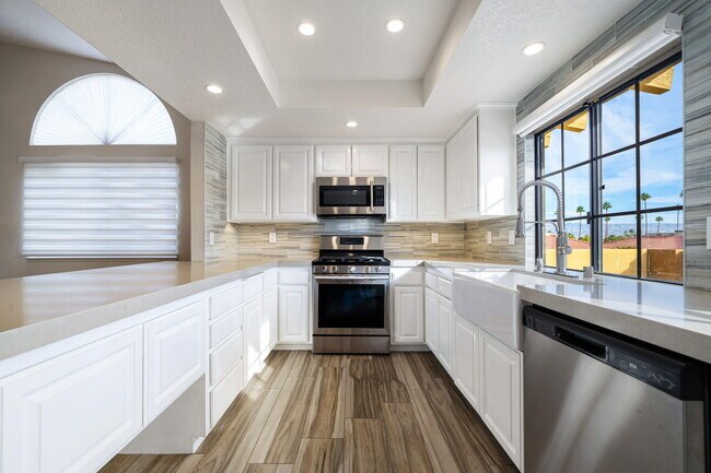 Building Photo - 46395 Ryway Pl