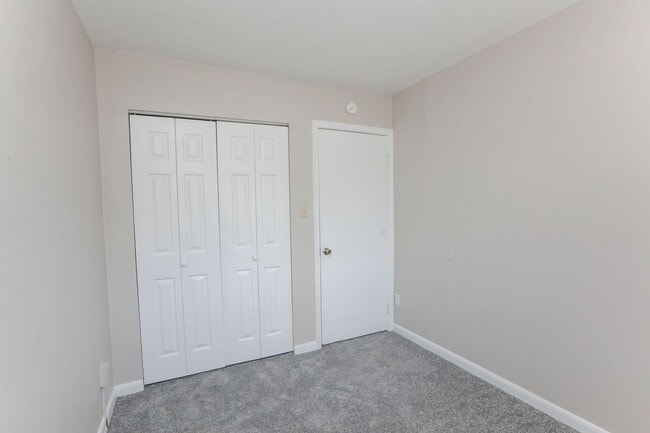 Building Photo - Updated 3BR Townhouse in Prime VA Beach Lo...
