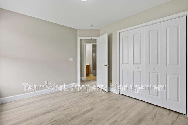 Building Photo - 311 Harriswood Ln