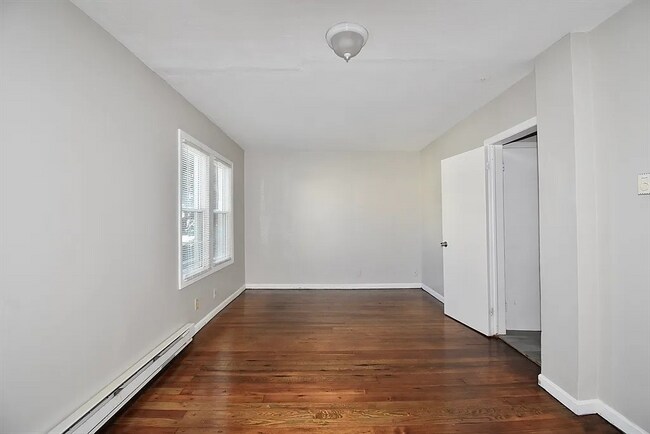 Building Photo - 30 Sachem St