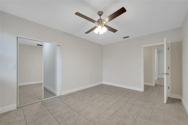 Building Photo - 1395 Meadowbrook St