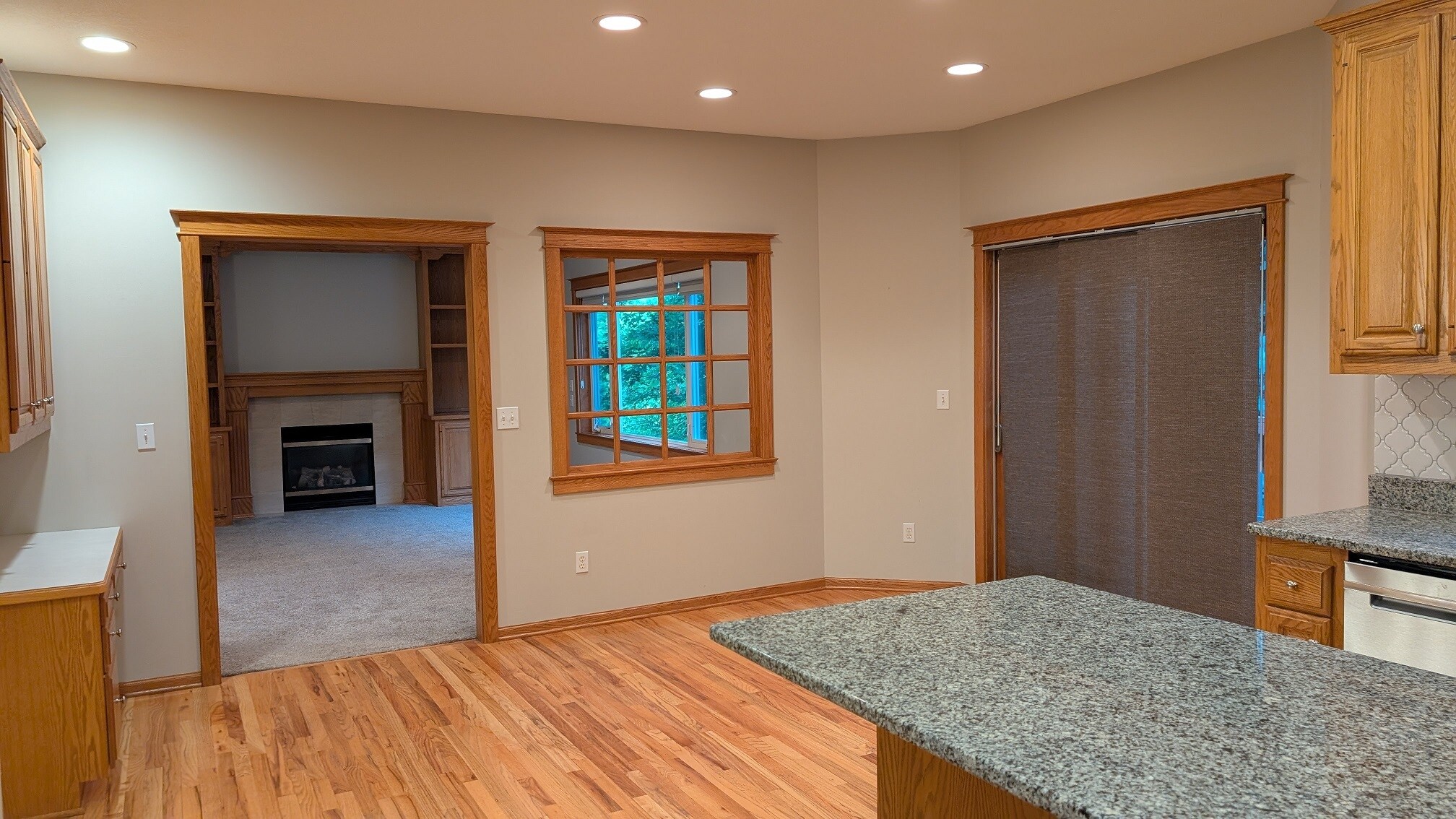Eat-in kitchen area - 2669 Kathleen Ln NE