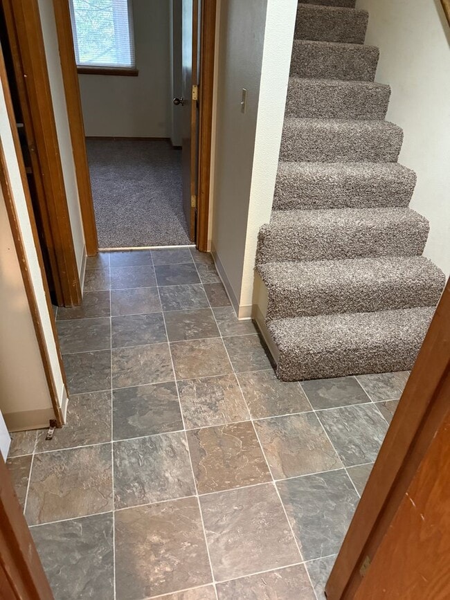 Building Photo - SW Karla Ct.