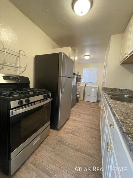 Building Photo - 7111 E 60th Way