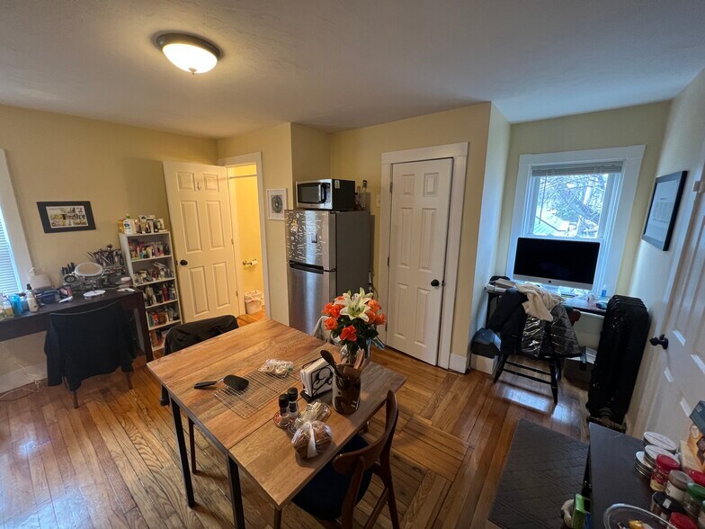 Building Photo - 15 Blake St