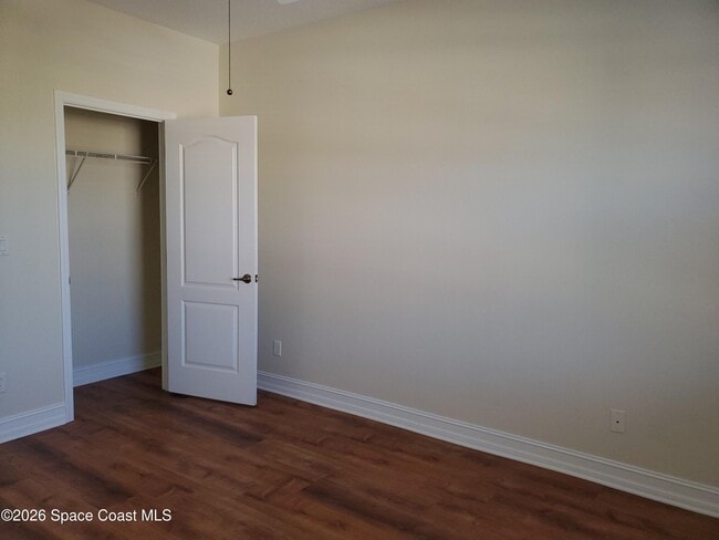 Building Photo - 1045 Venetian Dr