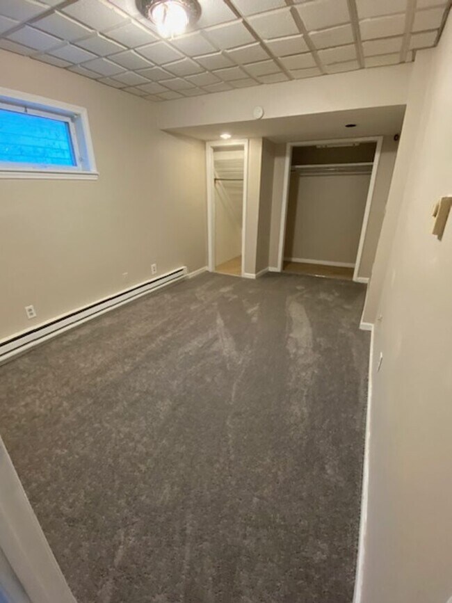 Building Photo - 56 Amm St