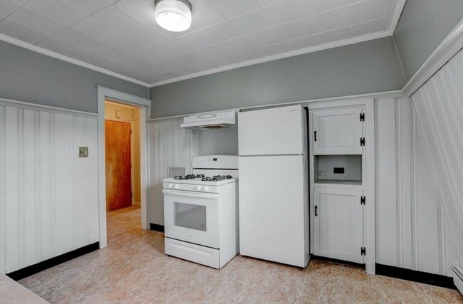 Primary Photo - 122 Lowell St
