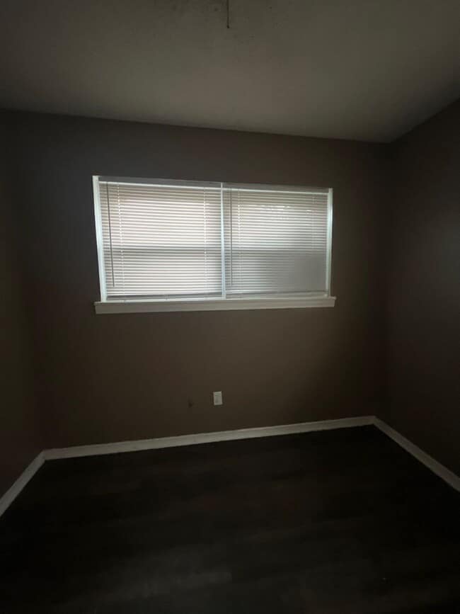 Building Photo - 1614 58th St