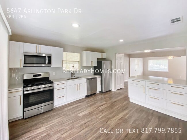 Building Photo - 5647 Arlington Park Dr