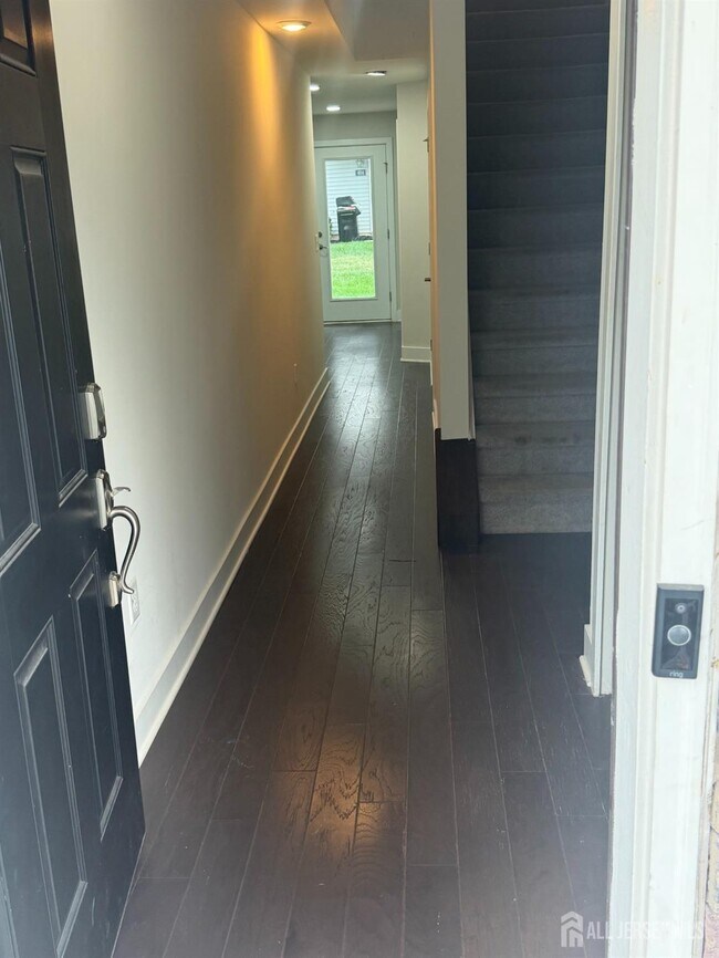 Building Photo - 504 Keenland Ct