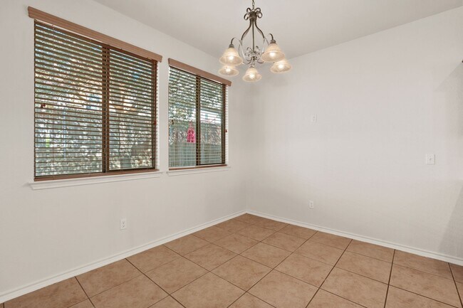 Building Photo - 4219 Woodbridge Way