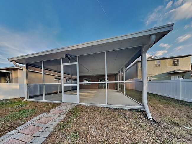 Building Photo - 774 Burlwood St