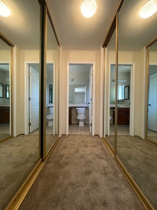 Building Photo - 6900 Trovita Way